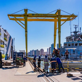 Petro e Estruturas Navais